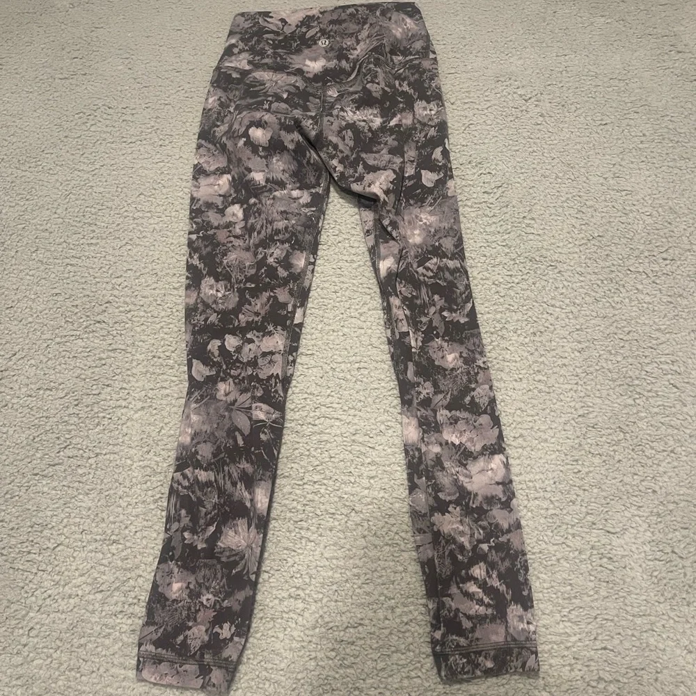 Lululemon Size 4 Floral Illusion Ice Grey Multi Align Pant II 25”